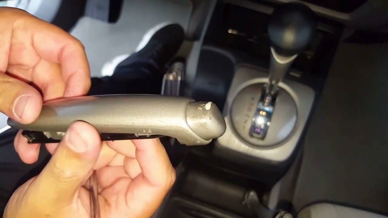 Como cambiar el cobertor de la palanca de freno de mano Honda Civic 2007,2008,2009,2010,2011.