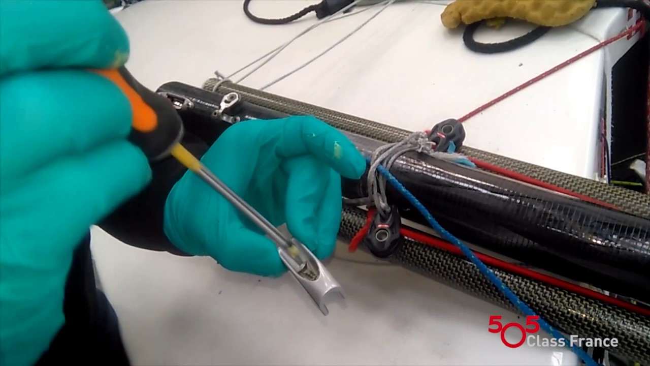505 Class France - Tutoriel 3 - La pose d'un taquet
