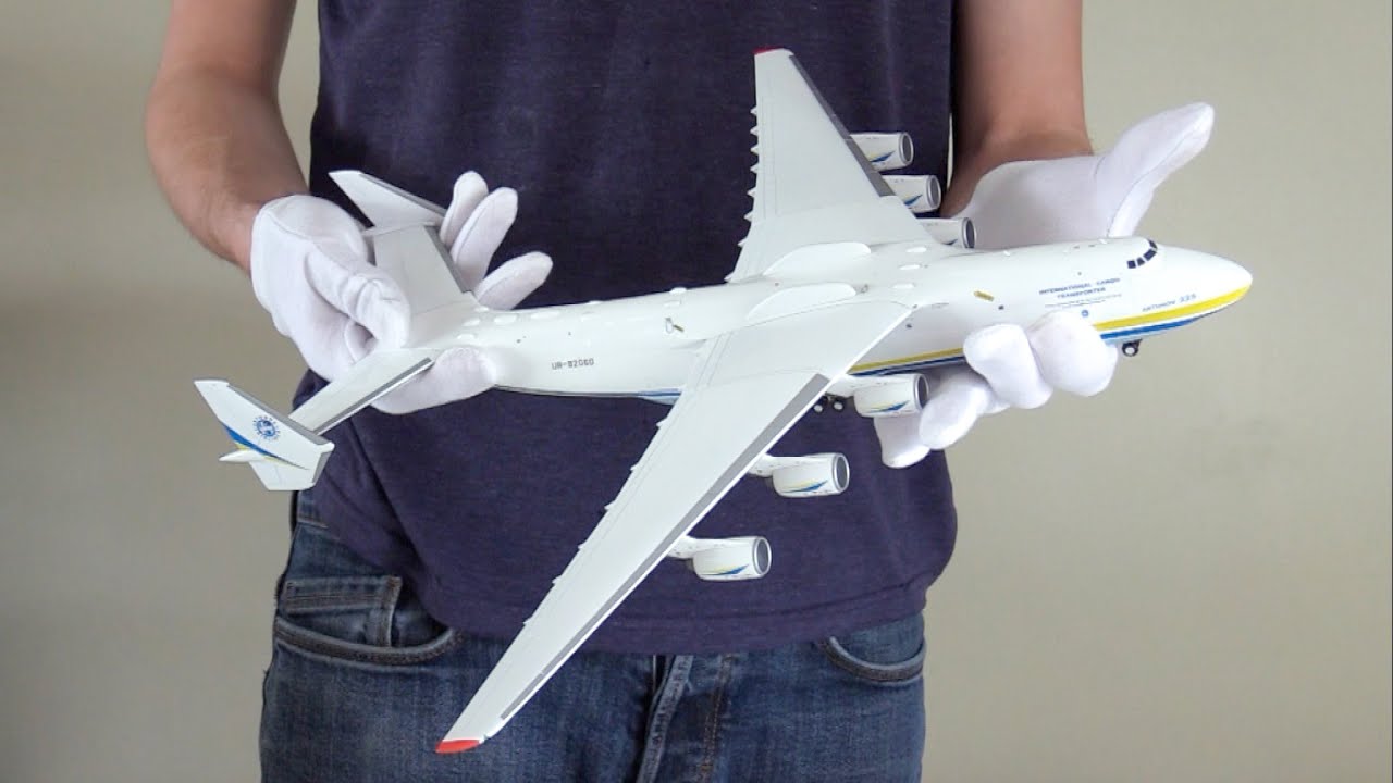 Unboxing The HUGE Gemini200 ANTONOV 225