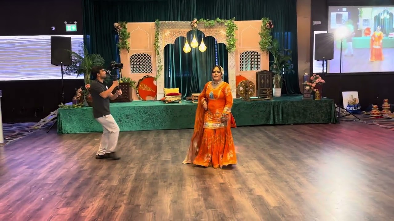 Brides surprise performance for her family | Rajvir Jawanda Dheeyan song dance | Jasdeep Sidhu