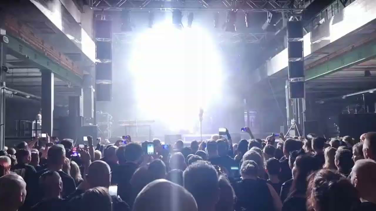 Hocico @ Werk 2 in Leipzig, 30.4.22 (1/5, Intro)