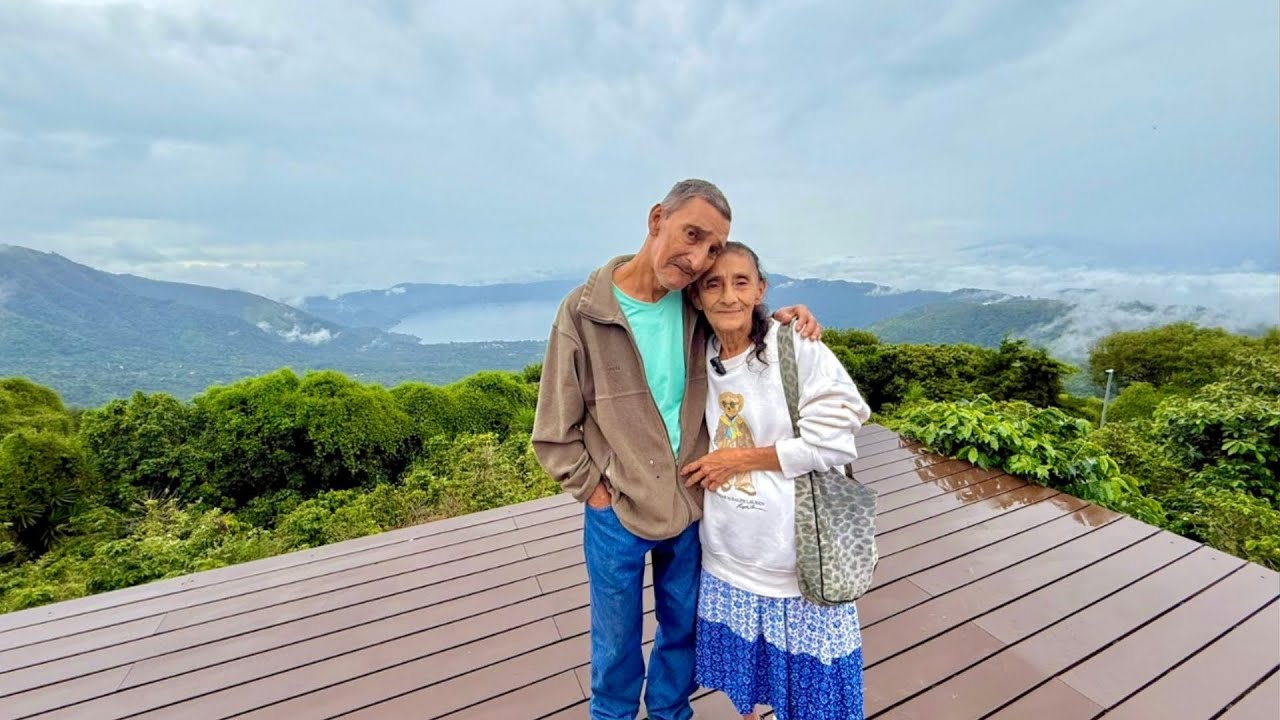 LA ABUELITA ELBA VISITA EL CERRO VERDE POR PRIMERA VEZ