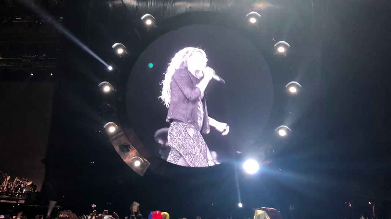 Shakira  Estoy Aquí -  El Dorado World Tour Intro Bogotá
