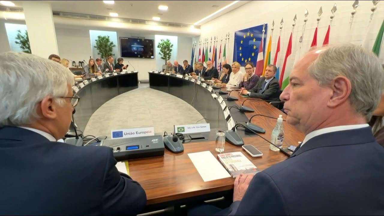 Ciro se reúne com embaixadores da UE | AFP