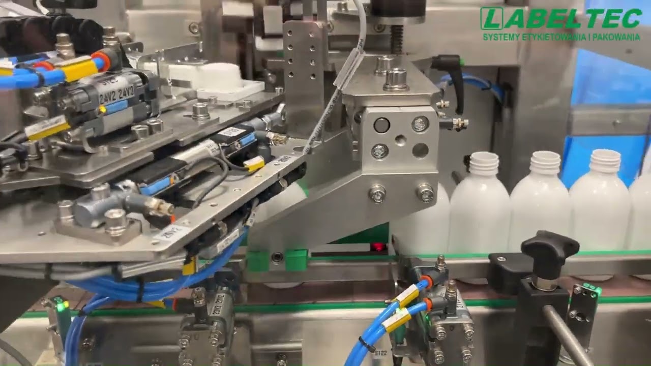 LABELTEC - Maszyna automatycznie nalewająca i zakręcająca