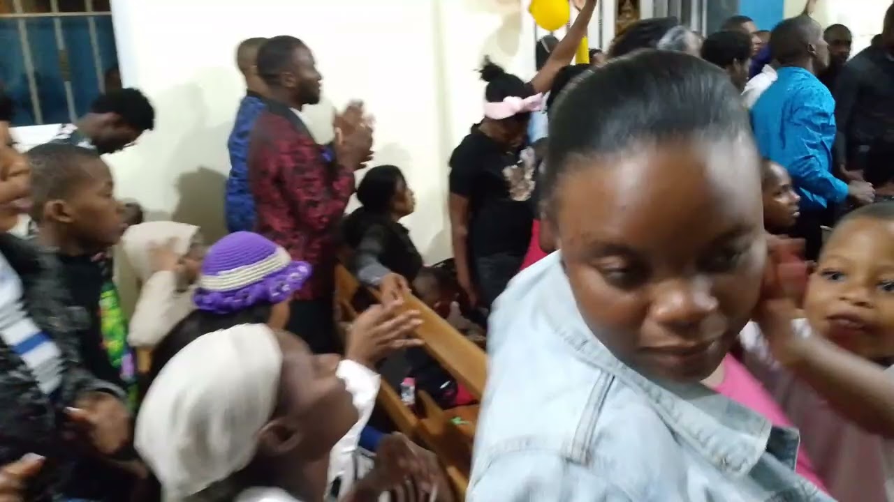 Sr Bertony  31 desanm danse pou Bon Dieu pou voye anè ale ak kè kontan non de jezi legliz pentecost