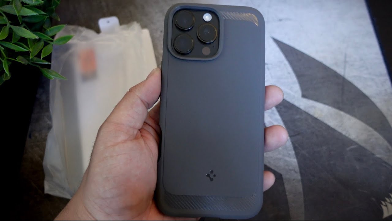 Чехол Spigen Rugged Armor: iPhone 16 Pro Max!