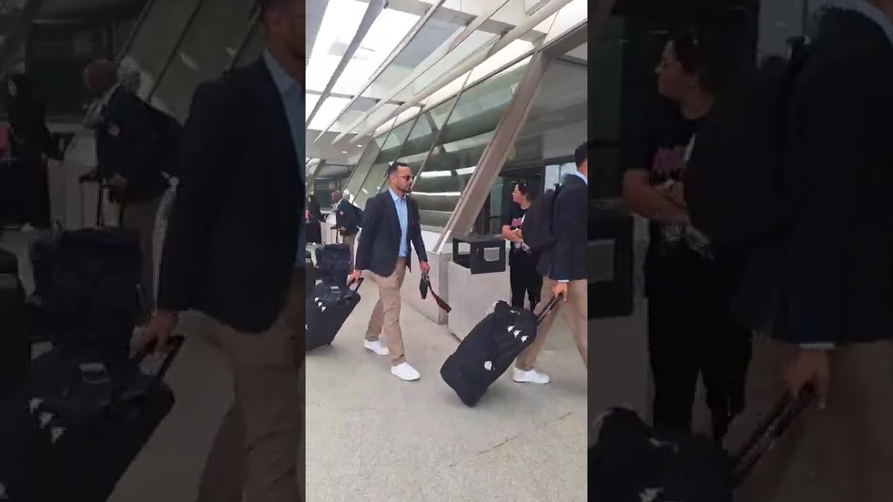 بلباس موحد بعثة الوداد تصل لمطار محمد الخامس لشد الرحال نحو أمريكا للمشاركة في كأس العالم للأندية