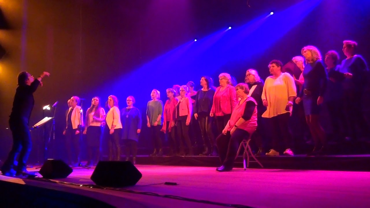 Popkoor 2B2GETHER zingt Go like Elijah