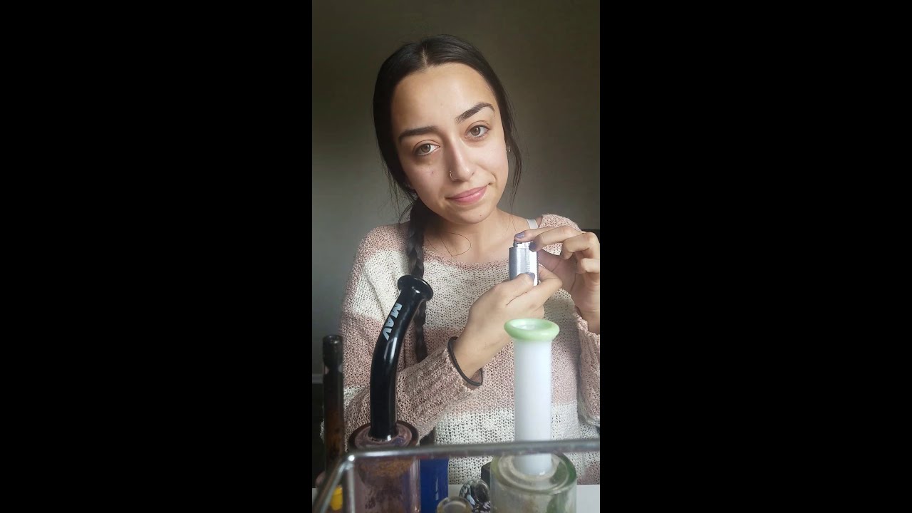 ASMR💤 || Smoke💨|| Bong Hits 💥|| Mouth Sounds || Tapping/Scratching || No Talking || Gloria Deleon