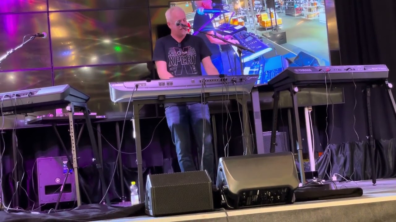 Yamaha Genos 2 Demo 8: Real DX7 FM synthesis layers