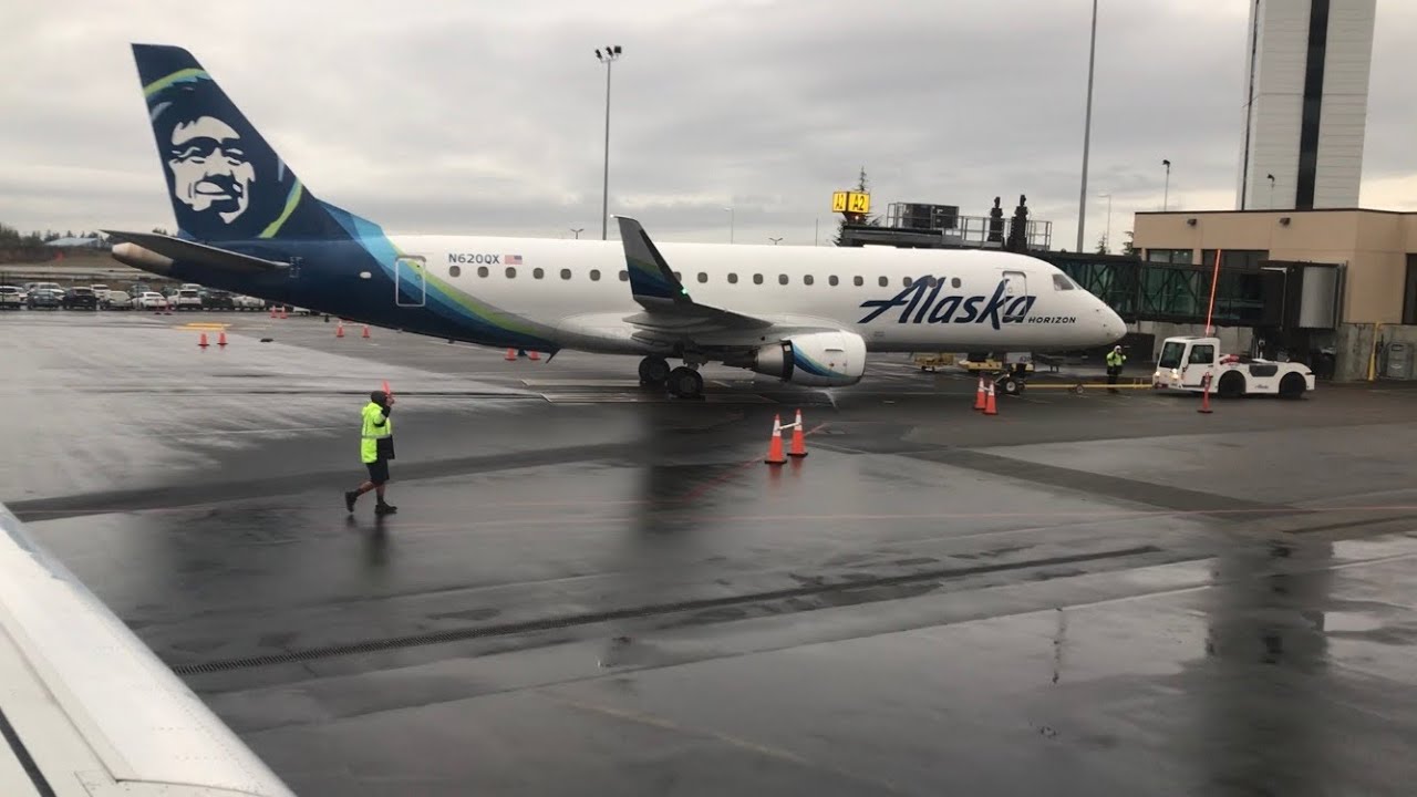 Alaska E-175 Landing into Everett Paine Field