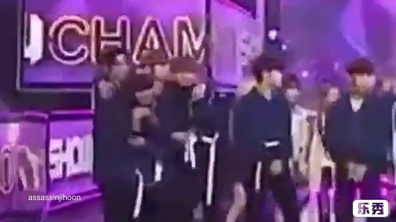 Jihoon being kissed/kissing Wannaone members
