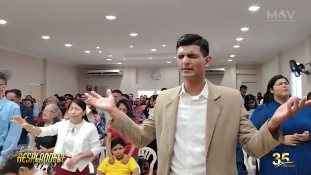 SALMISTA ISRAEL YEPEZ CANTICOS DE ADORACION // YAWEH SE MANIFESTARA - ALGO ESTA CAYENDO AQUI