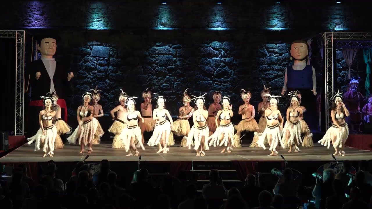 Rapa Nui folk dance: La canoa & Makohe
