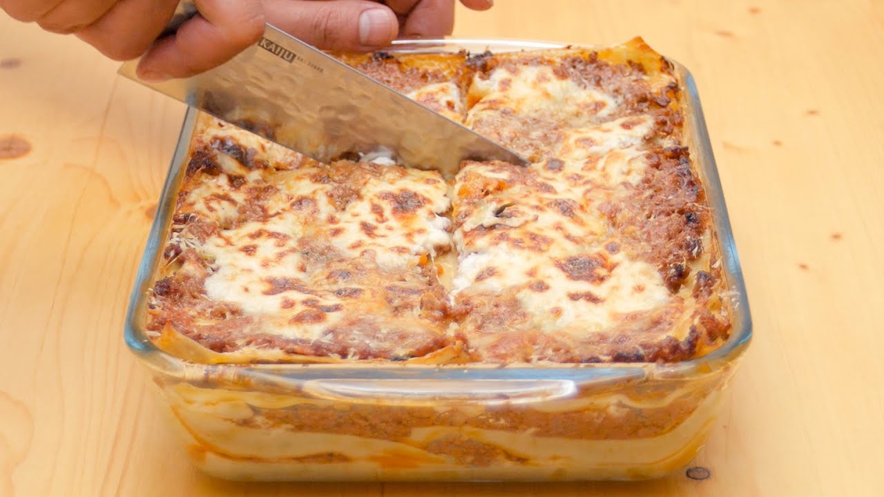 Perfect Cheesy Classic Lasagna – Comfort Food for Cozy Family Dinners!