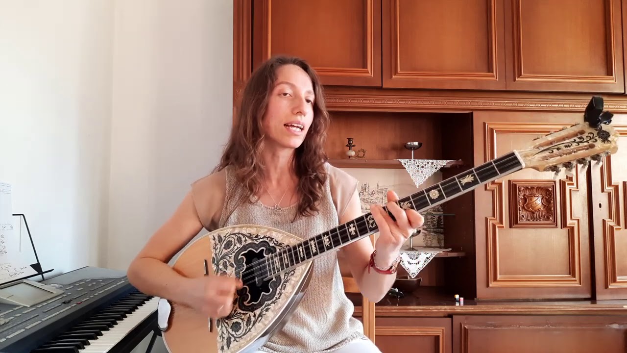 Γεννήθηκα για να πονώ - Konstantina bouzouki lessons