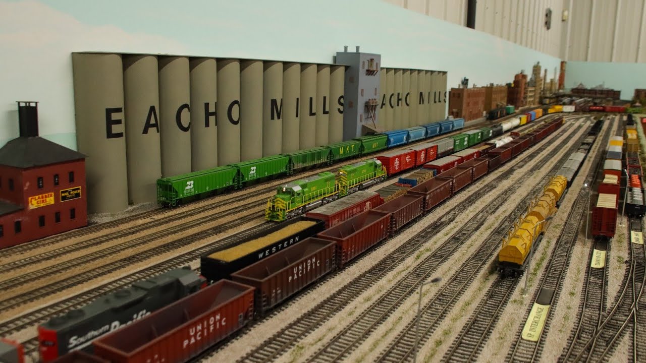 Insane Model Train Action & Variety at K10's! HO Scale Trains (12/2/23)