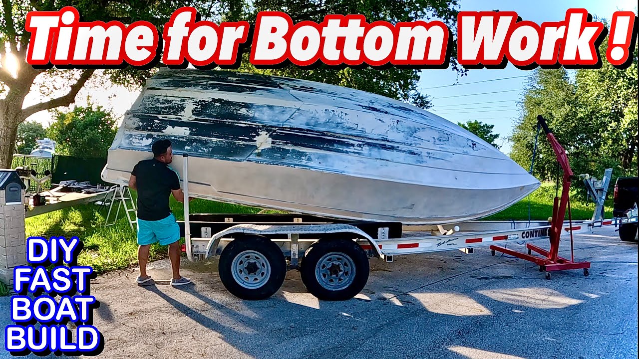 Flipping over a PROJECT BOAT by my self : TIME to straighten the bottom ! 