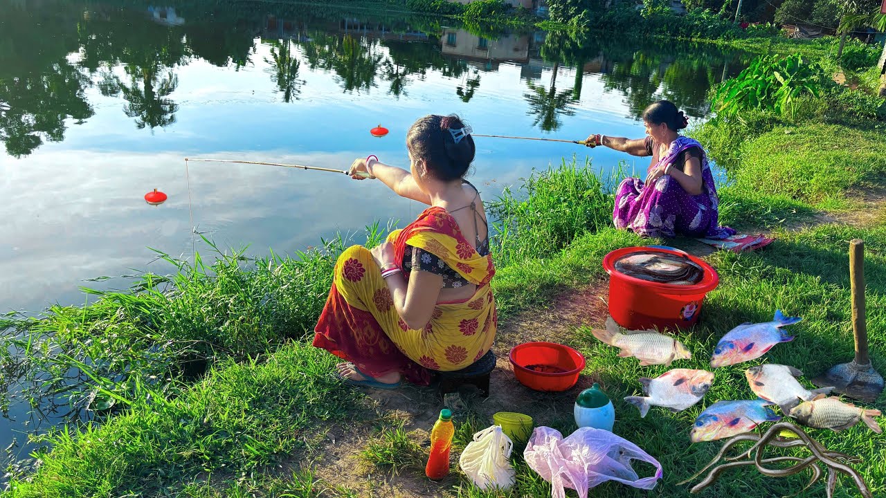 Fishing Video🎣🎣|| Fishing In The Pond By Two Beautiful Village Lady Catch Many Big Fish #hookfishing