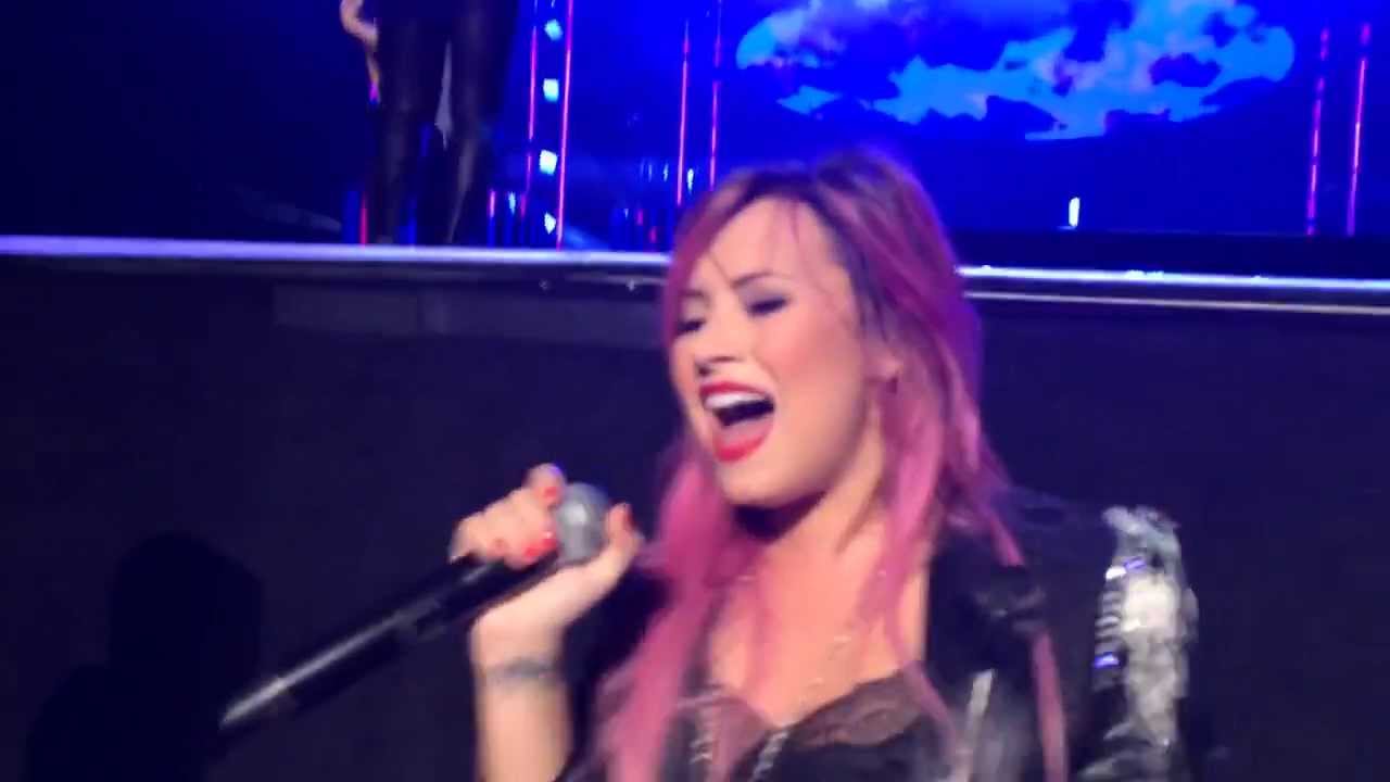 Two Pieces - Demi Lovato NeonLightsTour 2/15/14