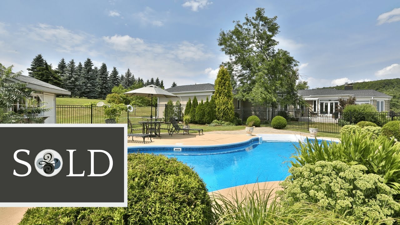SOLD | 4141 Derry Road, Milton  $2,299,000 - Listed by SAUNDERS, SAXTON & WINTER
