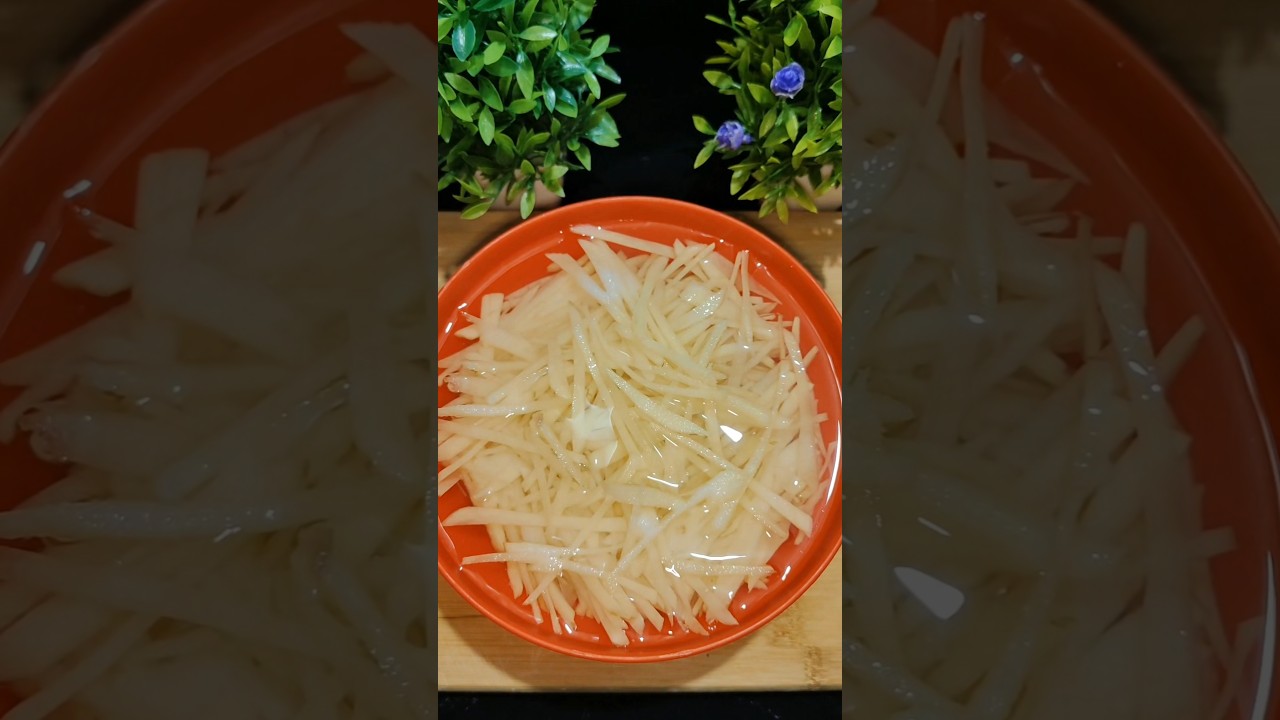 Aloo Pakora Recipe | Ramadan 2025 Iftar Special | iftar aloo pakora #shorts #aloopakora #recipe
