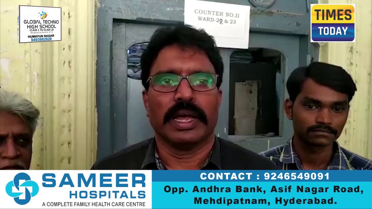 ACB Officials caught Asst Tax inspector,while accepting Bribe