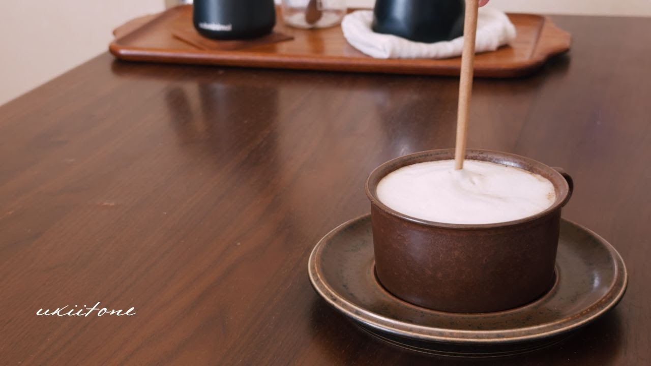 秋の日の作業時間とコーヒー｜ビターチョコが香る一杯