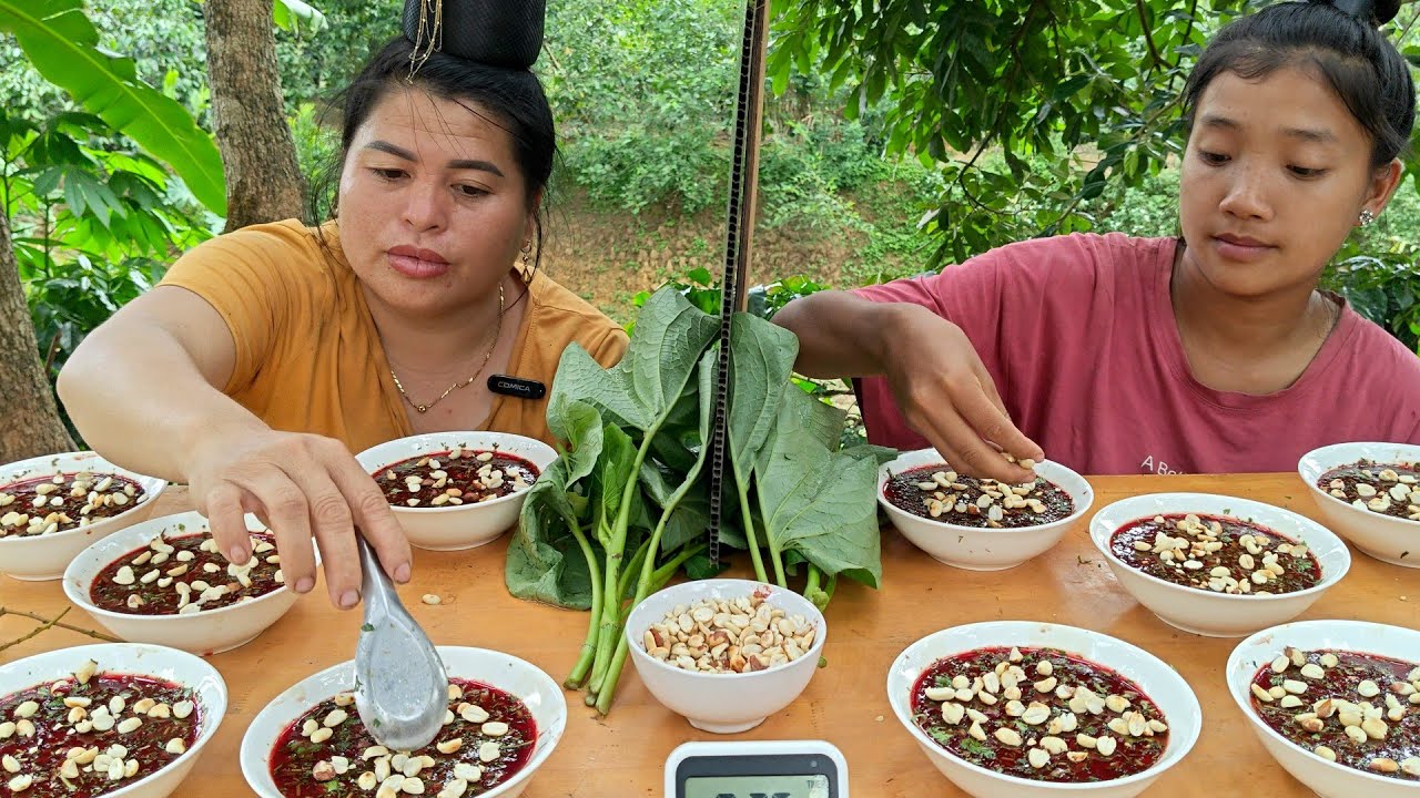 Kinh Hoàng Với Cuộc Thi Ăn Mỗi Người 6 Bát Tiết Canh Nhân Thịt Bò Giữa Em Thảo Với Bà Béo