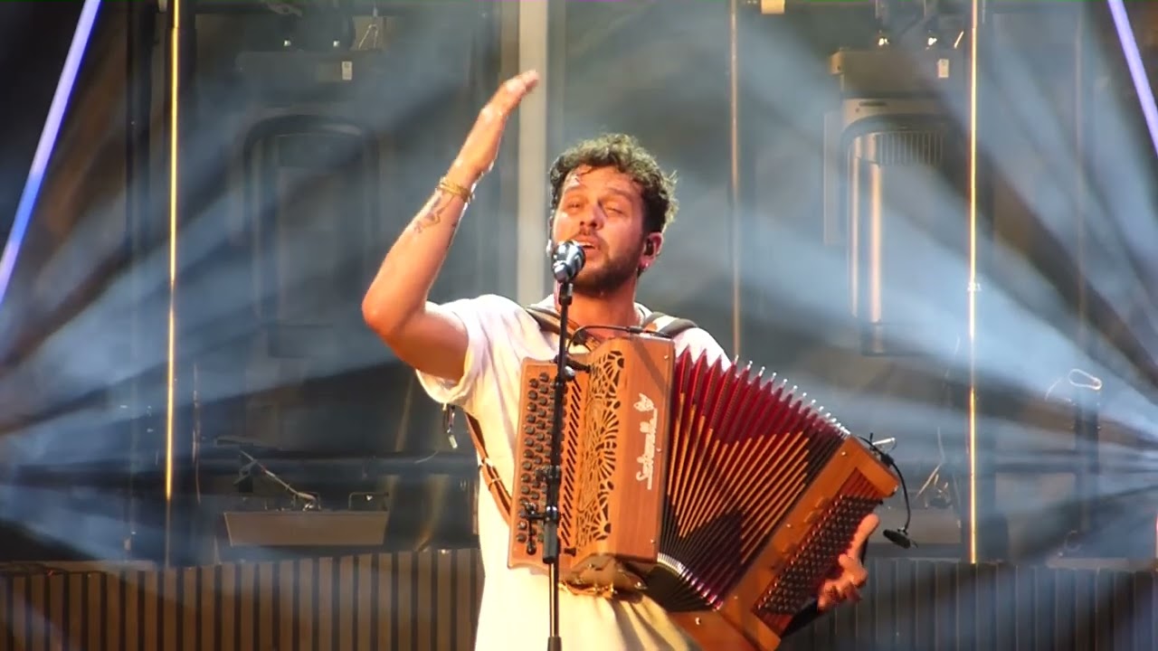 Claudio Capéo - Un Homme debout ( live 2023 Festival des nuits Bressane )
