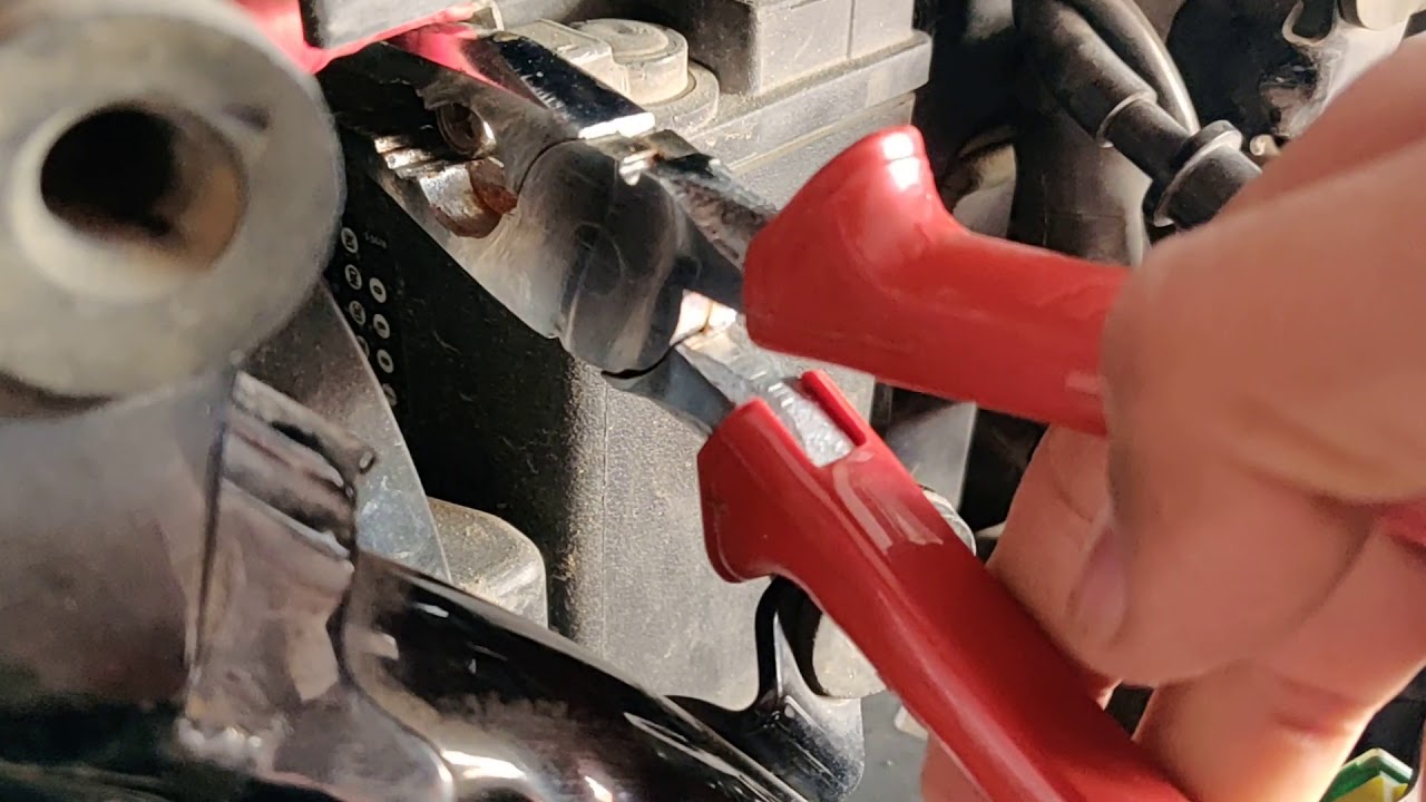 Harley Davidson street 750 battery remove