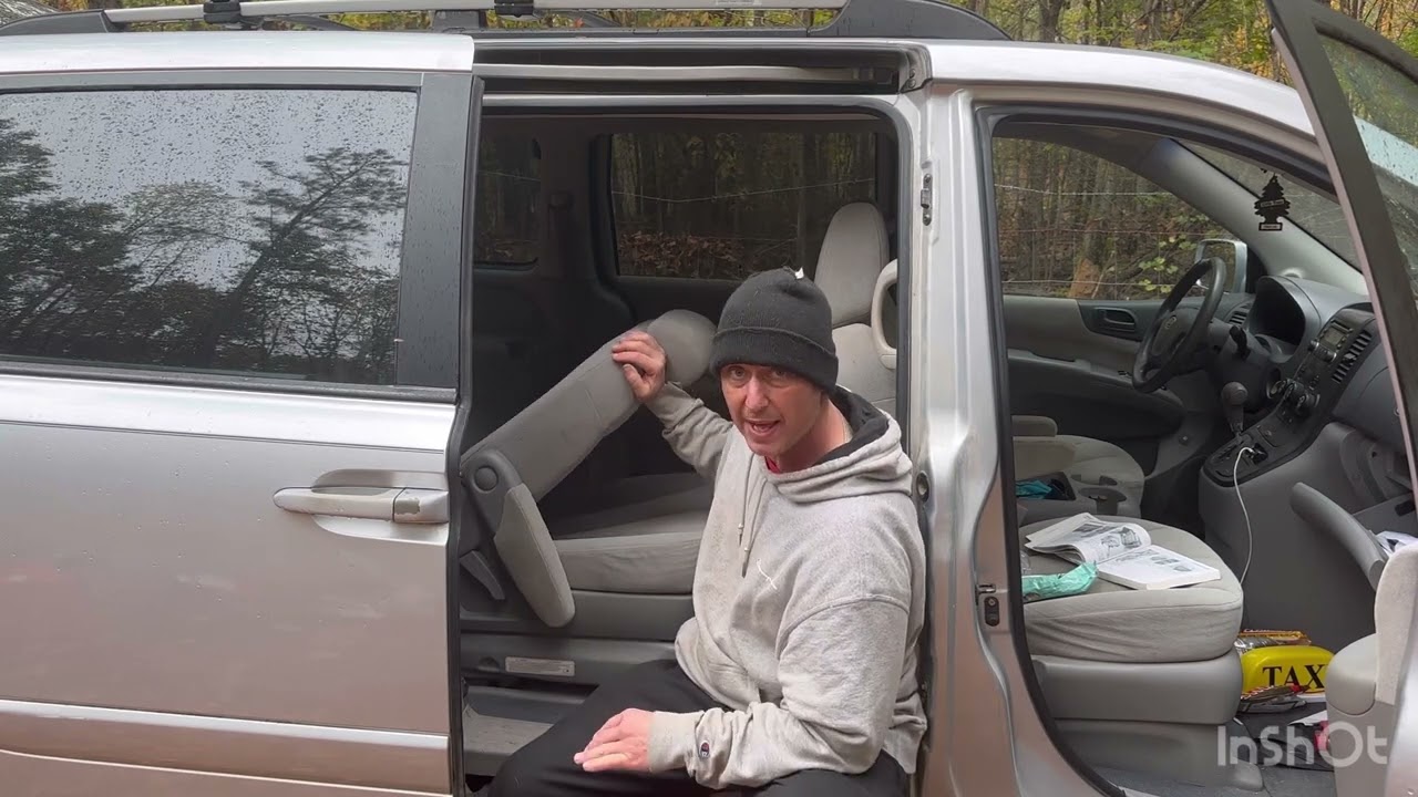 How to remove the second row of seats in a 2008 Kia sedona. (ep1)