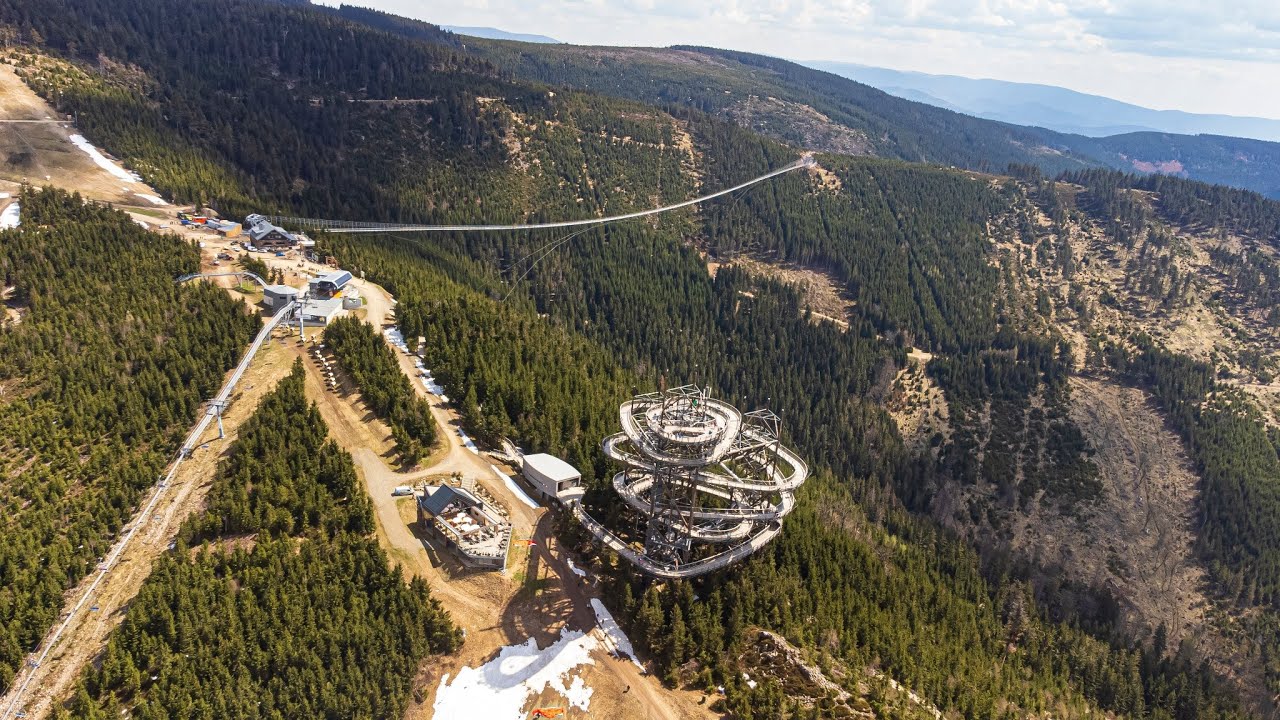 Visutý most Sky Bridge 721 a stezka v oblacích Dolní Morava