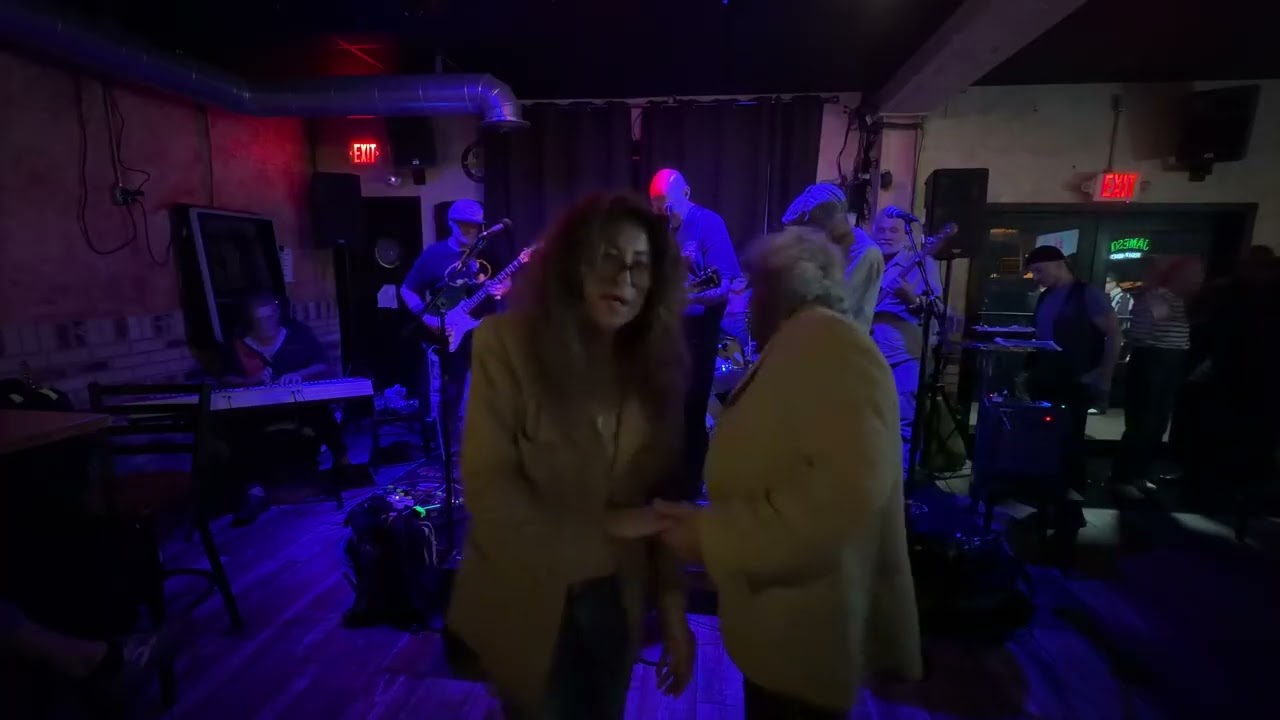 Classic Rock Jamming at Kellys 12-17-25 in 4K