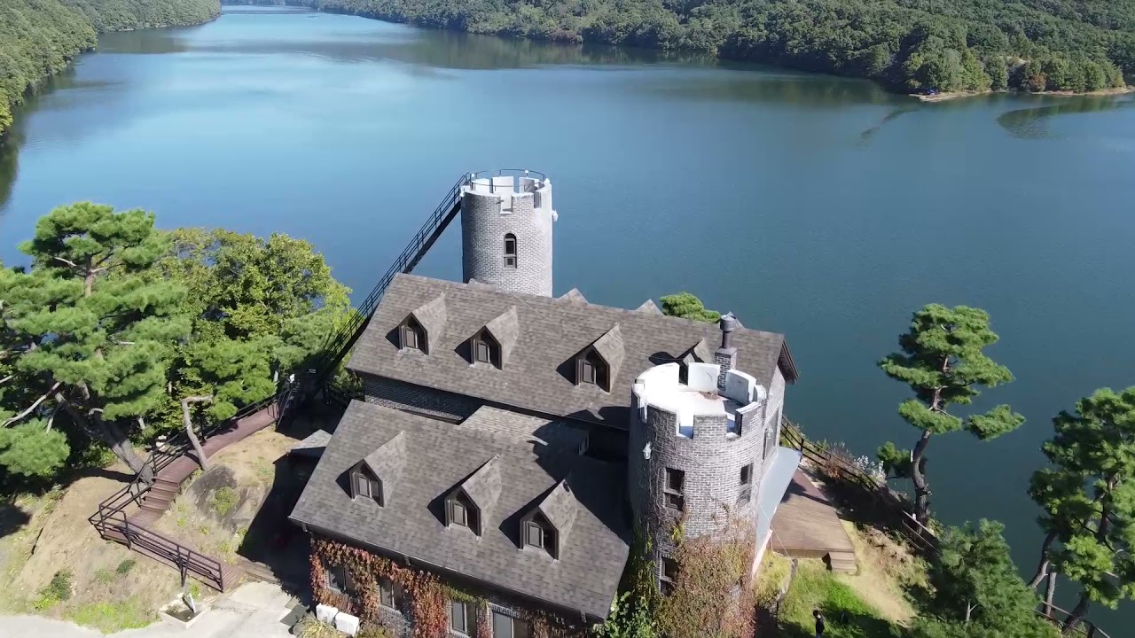 Korea's beautiful architecture and Daecheongho drone shot