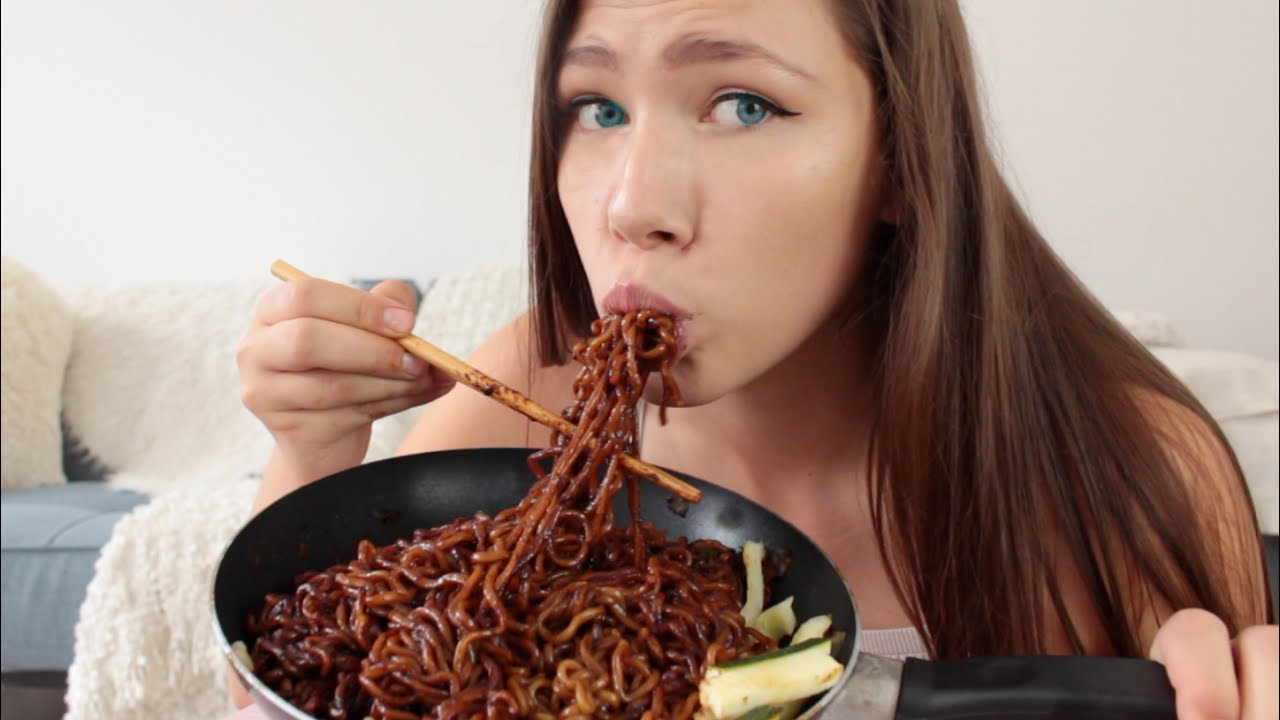 Koreanische BLACK BEAN NOODLES | JANAklar