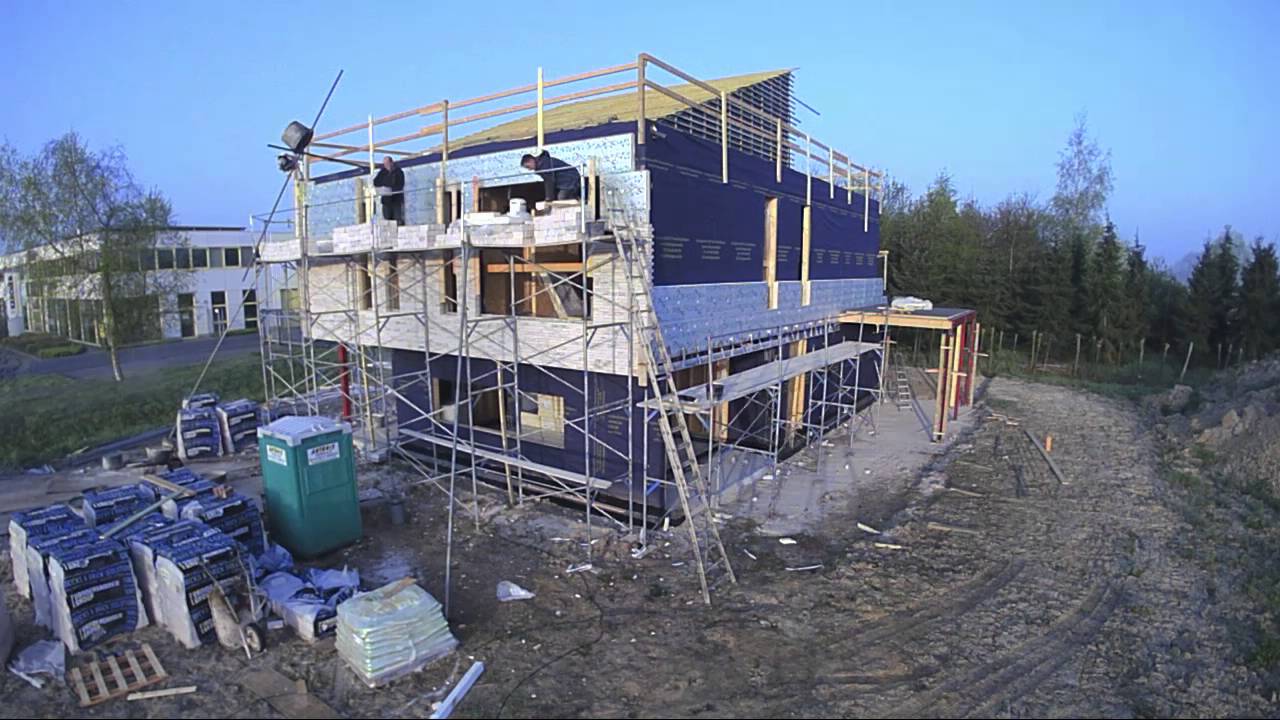 Timelapse opbouw Kijkwoning Livingwood Houtskeletbouw te Temse - Lang