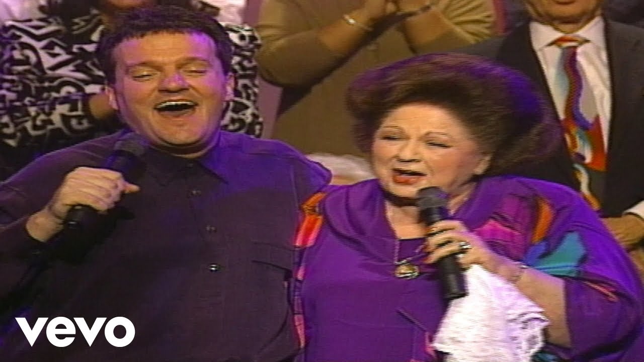 Bill & Gloria Gaither - The Old Gospel Ship [Live] ft. Vestal Goodman, Gaither Vocal Band