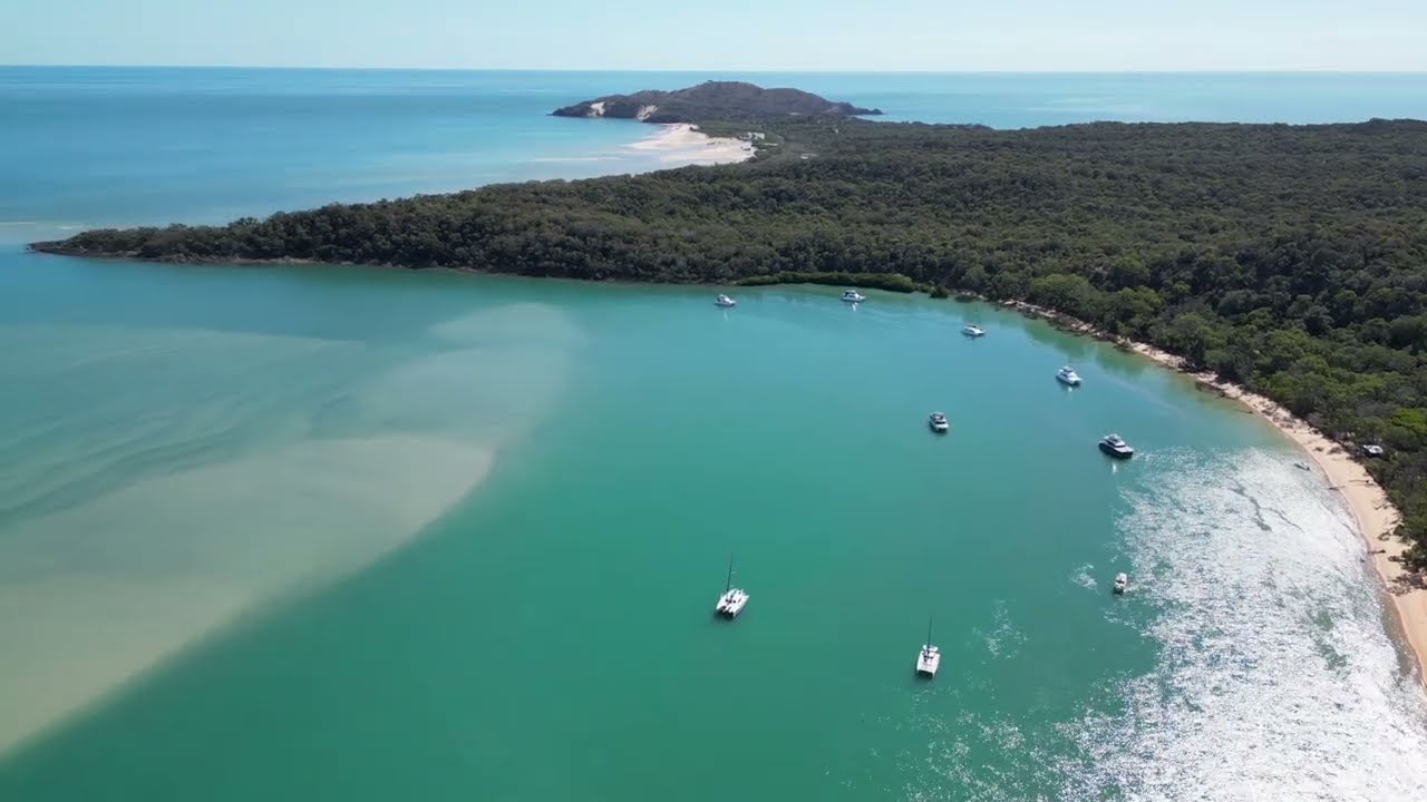 A walk to Aircraft Beach at Bustard Head then Sailing to Yellow Patch on Curtis Island