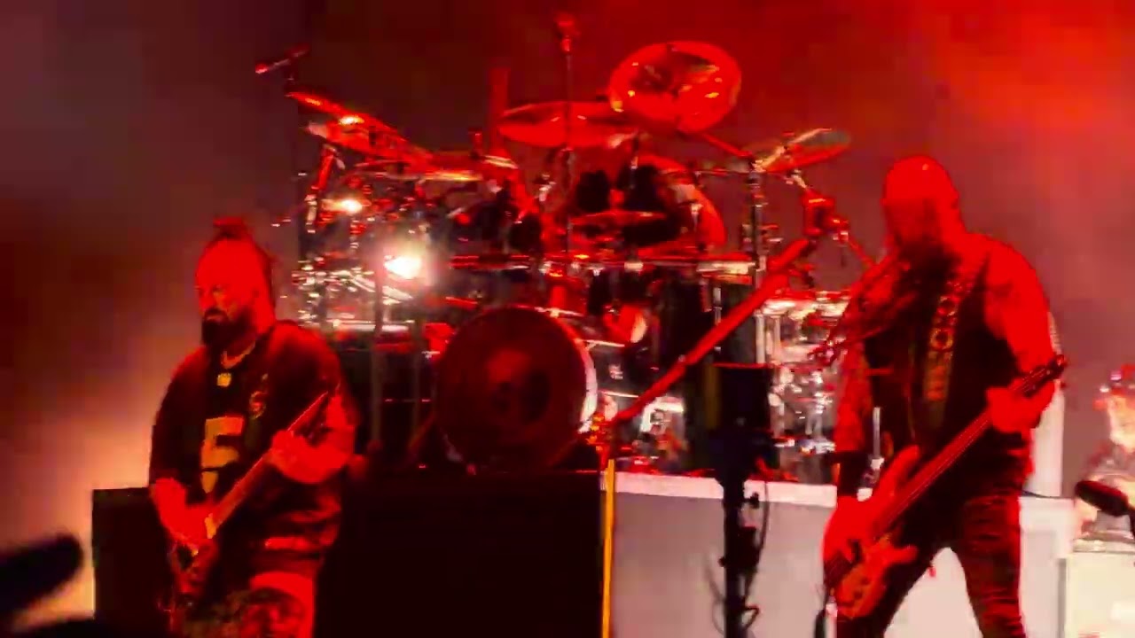 Five Finger Death Punch - The Bleeding