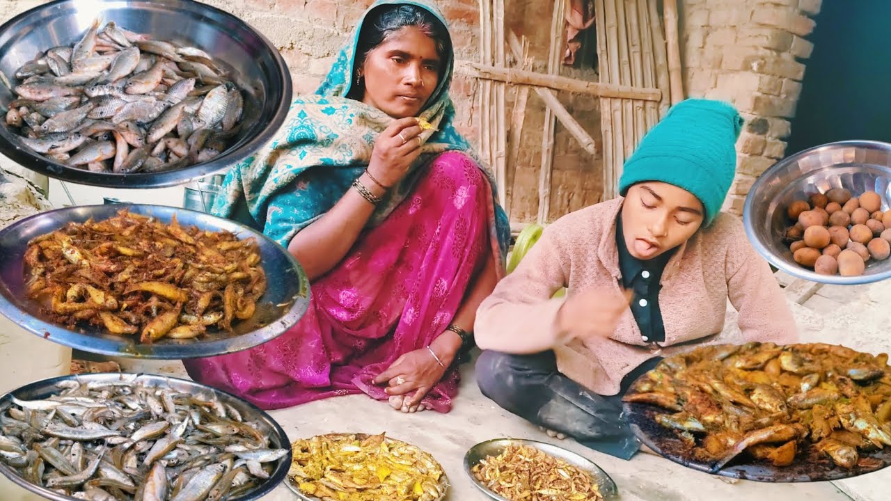 Sidhari machhali mein aalu dalkar banaen sath mein dhawai machhli village video cooking