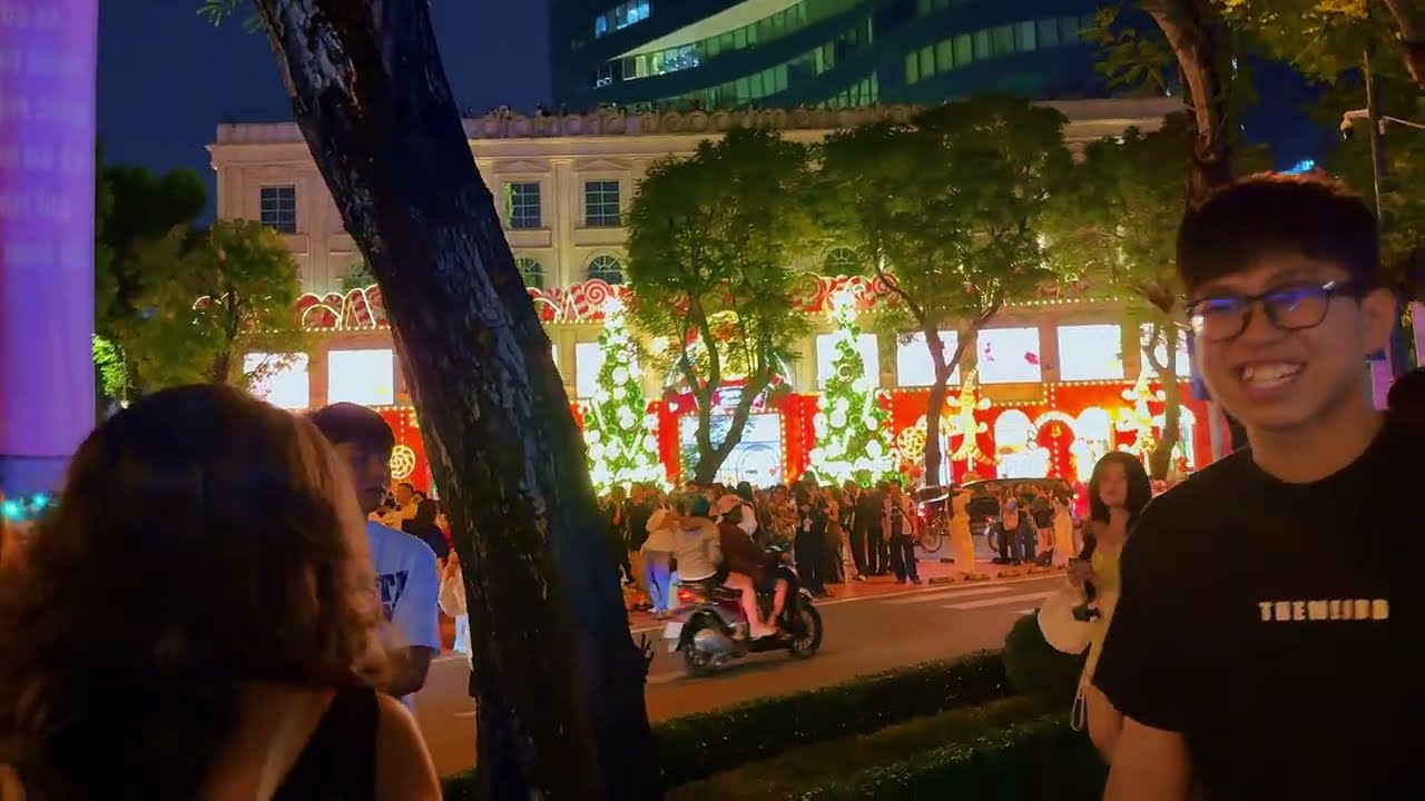 ĐÊM GIÁNG SINH AN LÀNH – VUI VẺ TẠI NHÀ THỜ ĐỨC BÀ