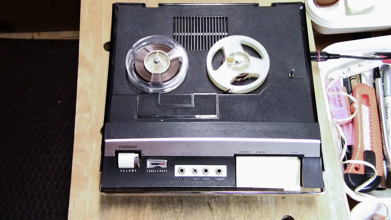 REALTONE or SECRET AIWA? Exploring the Realtone 7585 3-inch Reel To Reel Portable Tape Recorder.