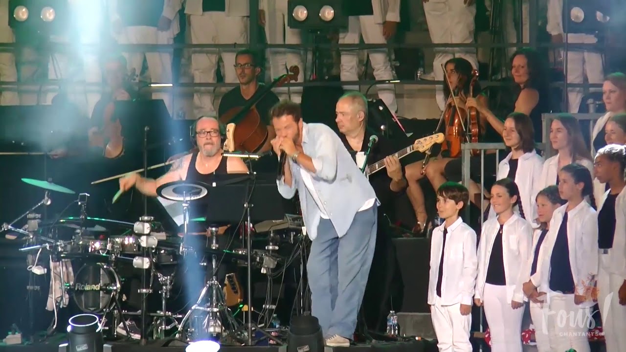 1000 choristes et Christophe Maé chantent Johnny Hallyday - Extrait Le Pénitencier