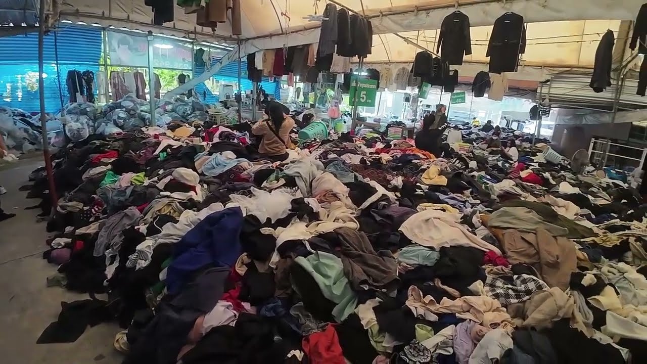 2nd hand clothes market.