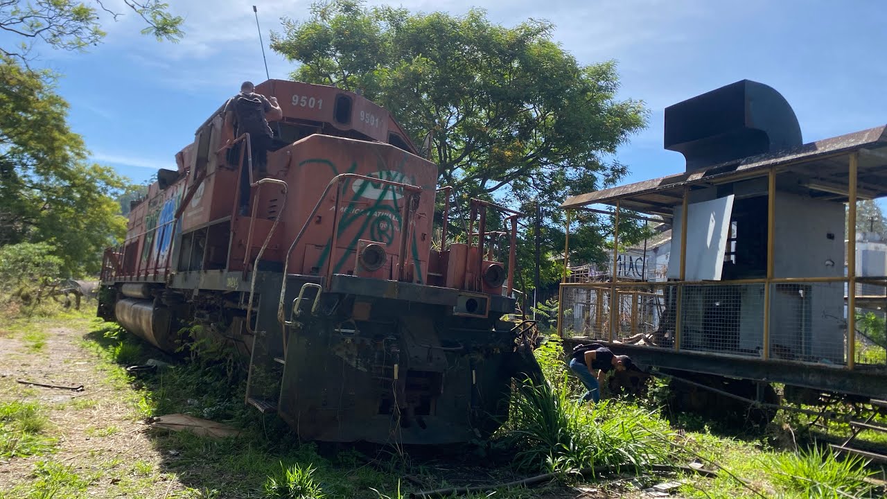 Olha a quantidade de TRENS nesse OFICINA de LOCOMOTIVA de MAIRINQUE 