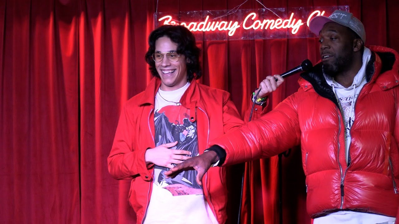 Белая женщина говорит слово на букву «Н» | Troy Bond Stand Up