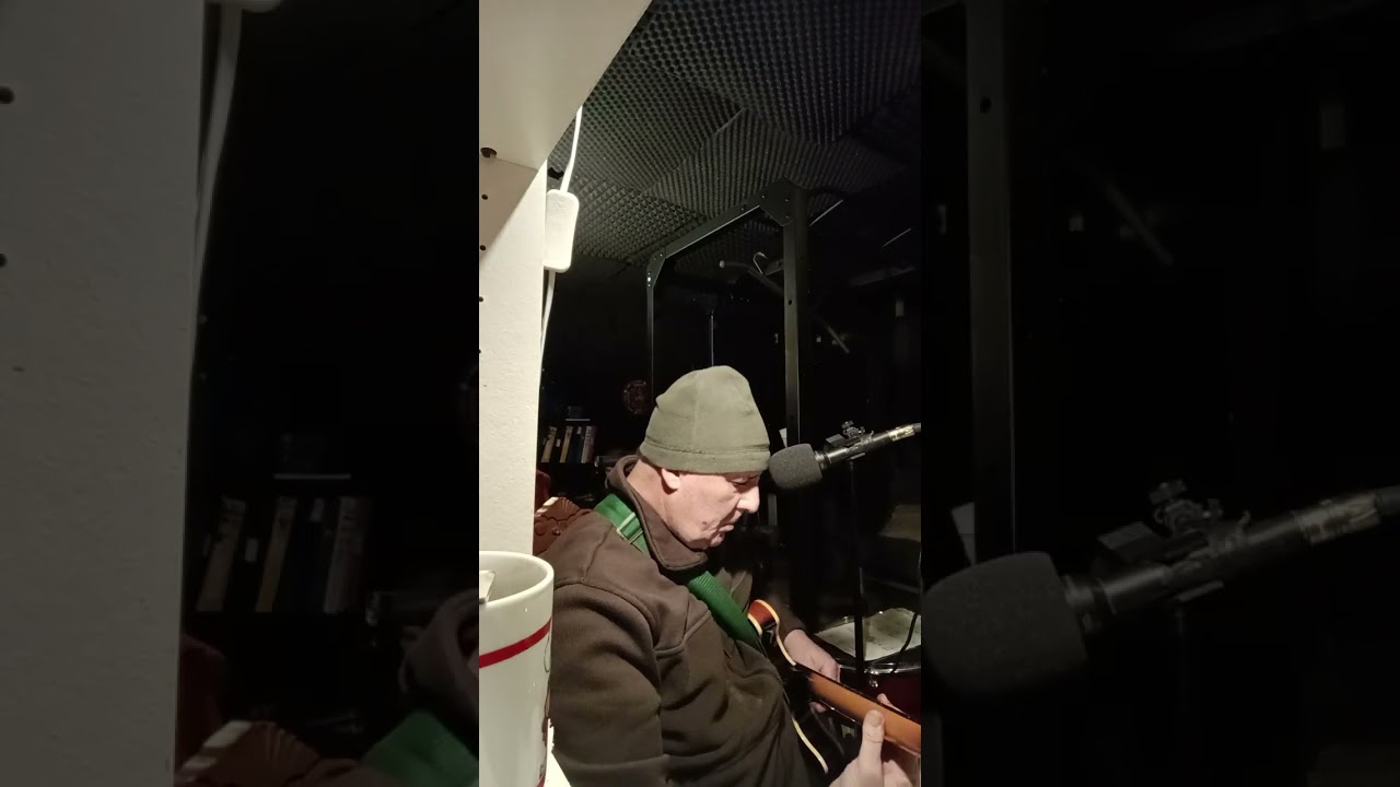 31 12 2025     Dinah    Chitarra e voce