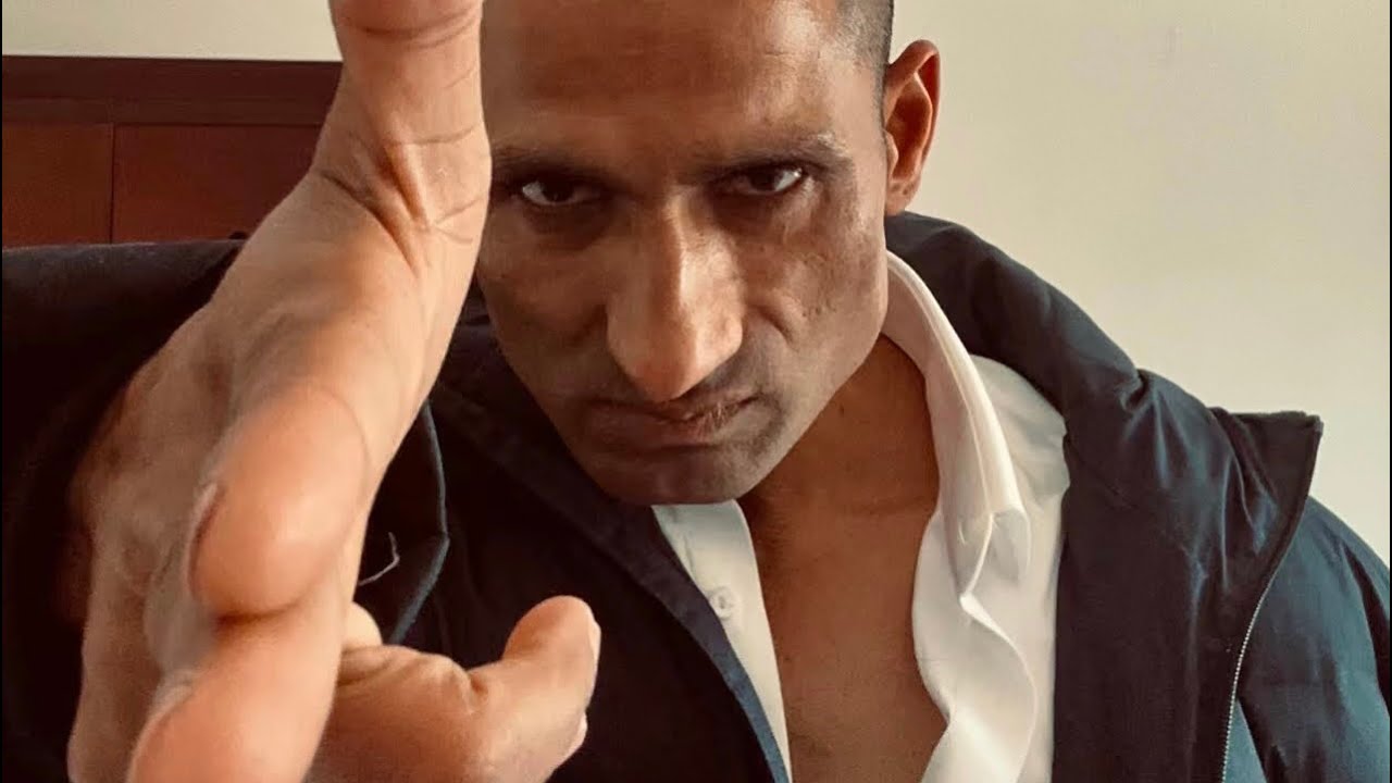 Dev Raturi as Crazy Driver in Chinese tv drama : Ark peace